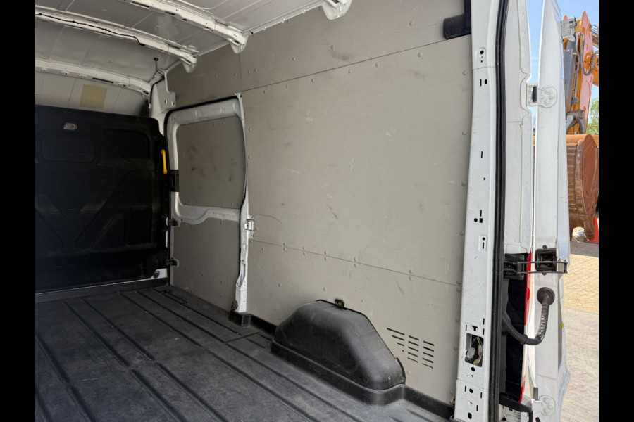 Ford Transit 350 2.0 TDCI 170PK L3H3 Airco Cruise Control Parkeersensoren Bluetooth Voorruitverwarming