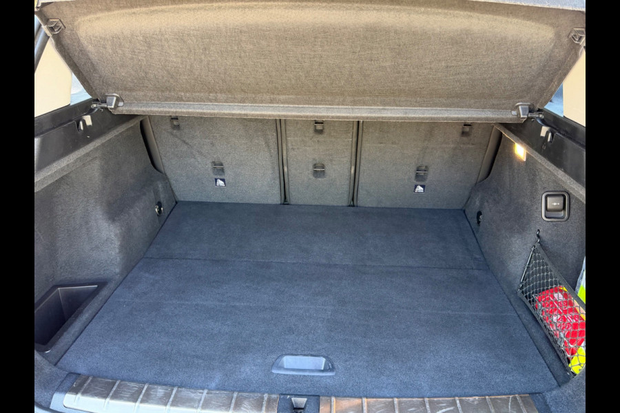 BMW X1 SDrive20i AUTOMAAT 192 pk Orange Sport Edition, lederen sportinterieur,stoelverwarming, elect achterklep, NL auto met nap