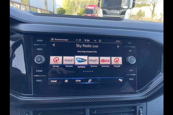 Volkswagen T-Cross 1.0 TSI Life Business / carplay