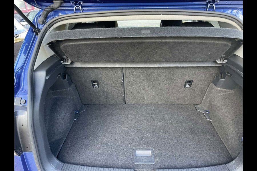 Volkswagen T-Cross 1.0 TSI Life Business / carplay