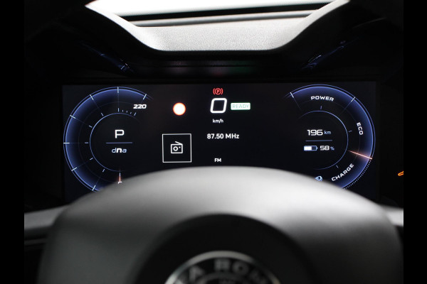 Alfa Romeo junior Elettrica Automaat 156PK Adaptieve Cruise Control LMV 18 inch Full Led Matrix Parkeer sensoren Navigatie Apple Carplay / Android auto  Climate Control