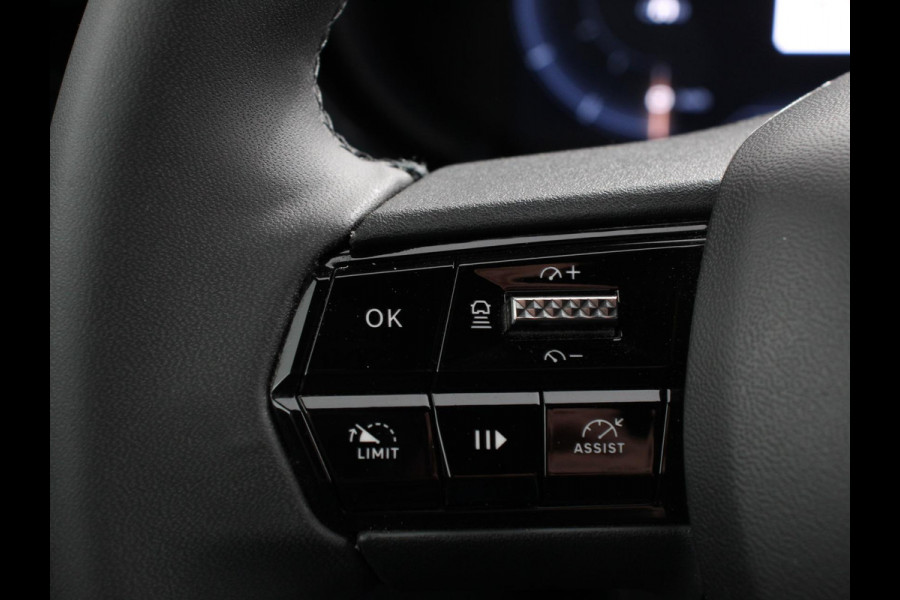 Alfa Romeo junior Elettrica Automaat 156PK Adaptieve Cruise Control LMV 18 inch Full Led Matrix Parkeer sensoren Navigatie Apple Carplay / Android auto  Climate Control