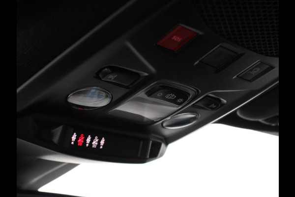 Alfa Romeo junior Elettrica Automaat 156PK Adaptieve Cruise Control LMV 18 inch Full Led Matrix Parkeer sensoren Navigatie Apple Carplay / Android auto  Climate Control