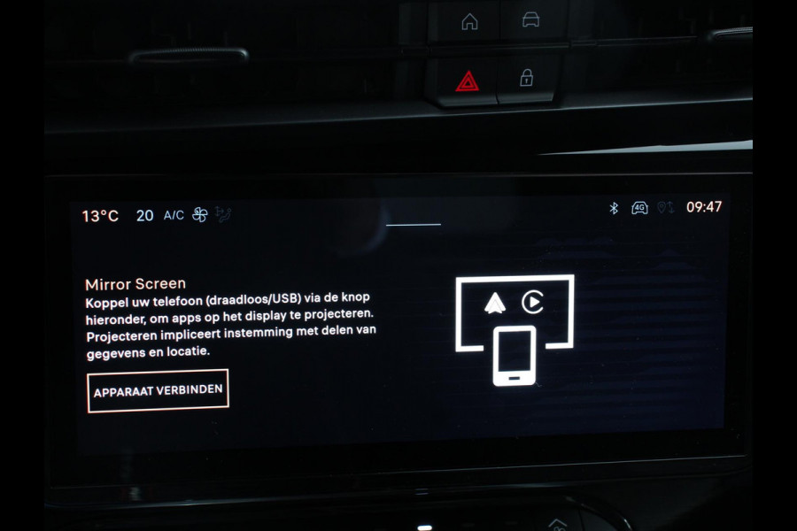 Alfa Romeo junior Elettrica Automaat 156PK Adaptieve Cruise Control LMV 18 inch Full Led Matrix Parkeer sensoren Navigatie Apple Carplay / Android auto  Climate Control