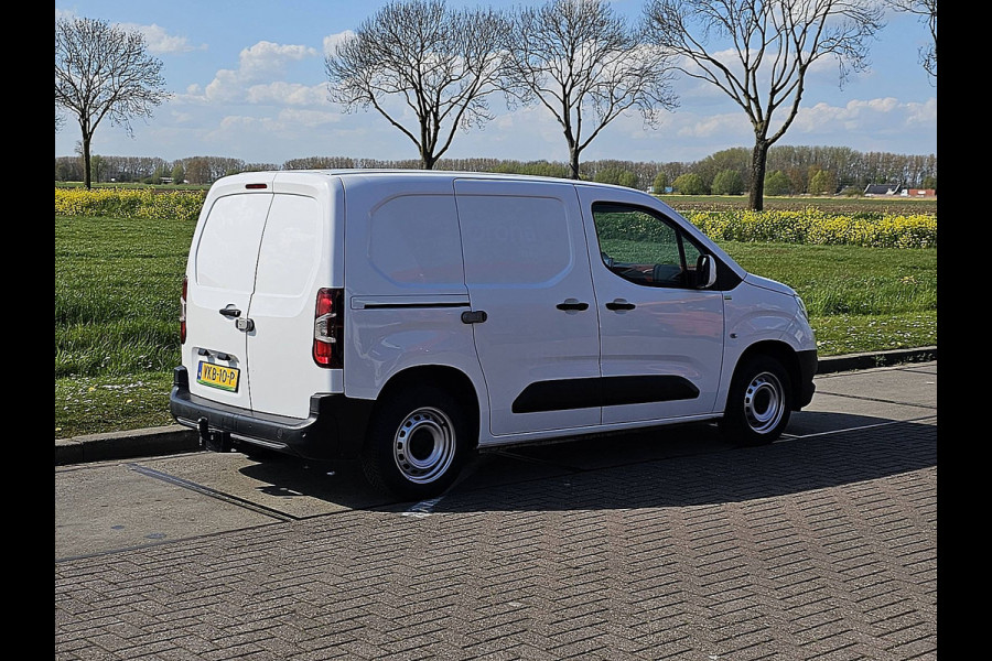 Opel Combo 1.5D L1H1 Edition L3H2 Maxi LED Automaat Navi Camera Mbux10 PDC BPM VRIJ Euro6 170 PK!