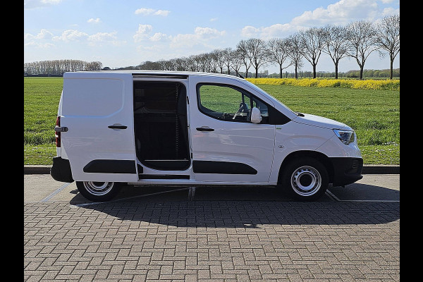 Opel Combo 1.5D L1H1 Edition L3H2 Maxi LED Automaat Navi Camera Mbux10 PDC BPM VRIJ Euro6 170 PK!