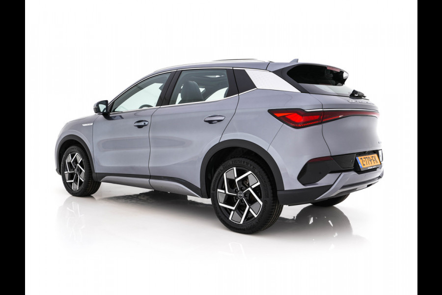 BYD ATTO 3 Comfort 60 kWh [ 3-Fase ] {SOH-92%} (INCL.BTW) *PANO | ADAPTIVE-CRUISE | LEATHER | FULL-LED | TOP-VIEW | BLIND-SPOT | HEATED-COMFORTSEATS | DIGI-COCKPIT | CARPLAY | DAB | NAVI-FULLMAP | ECC | PDC | 18''ALU*