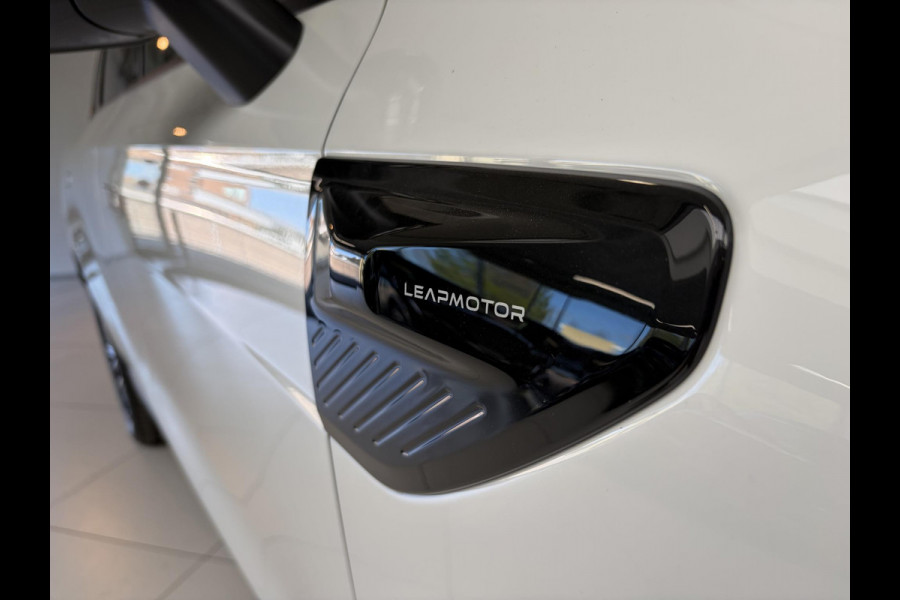 Leapmotor B10 Design ProMax 67.1 kWh 430KM WLTP | Panorama | Navigatie | Elektrische achterklep | Elektrisch bedienbare stoelen | Stoelverwarming | Stoelventilatie
