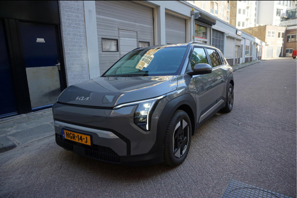 Kia EV3 Plus 81.4 kWh | Adaptieve cruise + Lane dep | 605km WLTP | Apple Carplay | Verwarde stoelen + stuurwiel | Keyless |