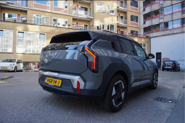 Kia EV3 Plus 81.4 kWh | Adaptieve cruise + Lane dep | 605km WLTP | Apple Carplay | Verwarde stoelen + stuurwiel | Keyless |