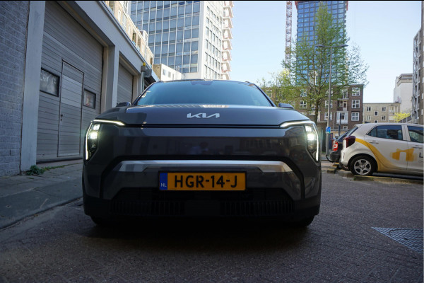 Kia EV3 Plus 81.4 kWh | Adaptieve cruise + Lane dep | 605km WLTP | Apple Carplay | Verwarde stoelen + stuurwiel | Keyless |