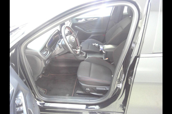 Ford FOCUS Wagon 1.0 EcoBoost Hybrid ST Line X Business | 71.300 KM | Trekhaak | Winterpack | WORDT VERWACHT!