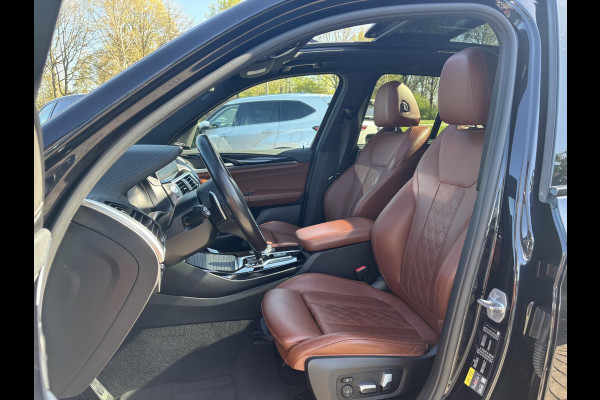 BMW X3 xDrive30e M Sport Plug-in Hybrid 292pk | VOL! | Panormamadak | Adaptive cruise | Trekhaak | M-pakket | Sportstoelen | 21 inch | Head-up Display | Memory seats | Harman Kardon | 360 graden camera | Keyless | Stoelverwarming | Adaptief deming systeem | Draadloos opladen