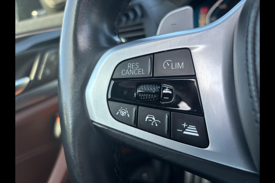 BMW X3 xDrive30e M Sport Plug-in Hybrid 292pk | VOL! | Panormamadak | Adaptive cruise | Trekhaak | M-pakket | Sportstoelen | 21 inch | Head-up Display | Memory seats | Harman Kardon | 360 graden camera | Keyless | Stoelverwarming | Adaptief deming systeem | Draadloos opladen