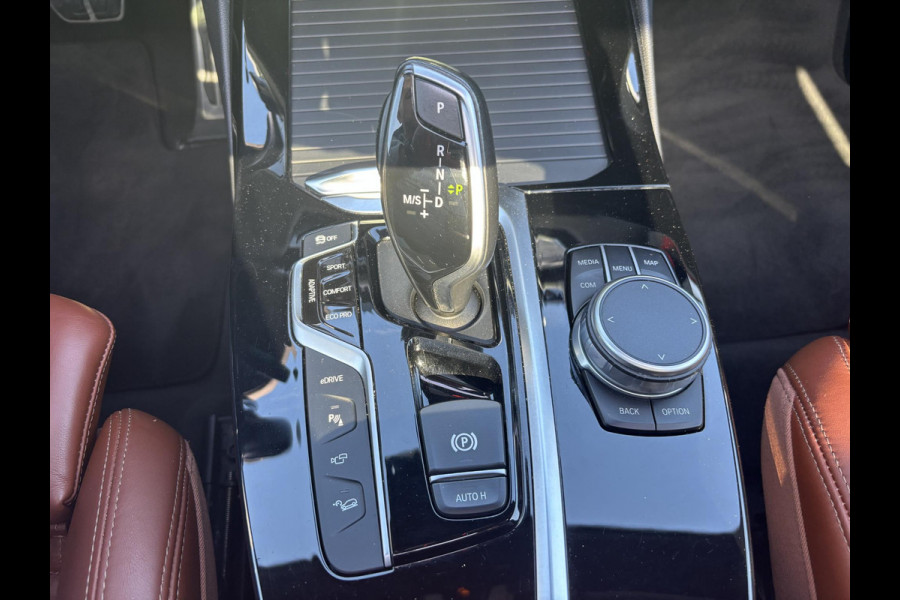 BMW X3 xDrive30e M Sport Plug-in Hybrid 292pk | VOL! | Panormamadak | Adaptive cruise | Trekhaak | M-pakket | Sportstoelen | 21 inch | Head-up Display | Memory seats | Harman Kardon | 360 graden camera | Keyless | Stoelverwarming | Adaptief deming systeem | Draadloos opladen