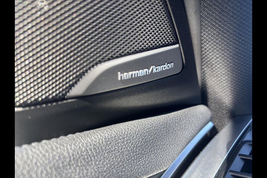BMW X3 xDrive30e M Sport Plug-in Hybrid 292pk | VOL! | Panormamadak | Adaptive cruise | Trekhaak | M-pakket | Sportstoelen | 21 inch | Head-up Display | Memory seats | Harman Kardon | 360 graden camera | Keyless | Stoelverwarming | Adaptief deming systeem | Draadloos opladen
