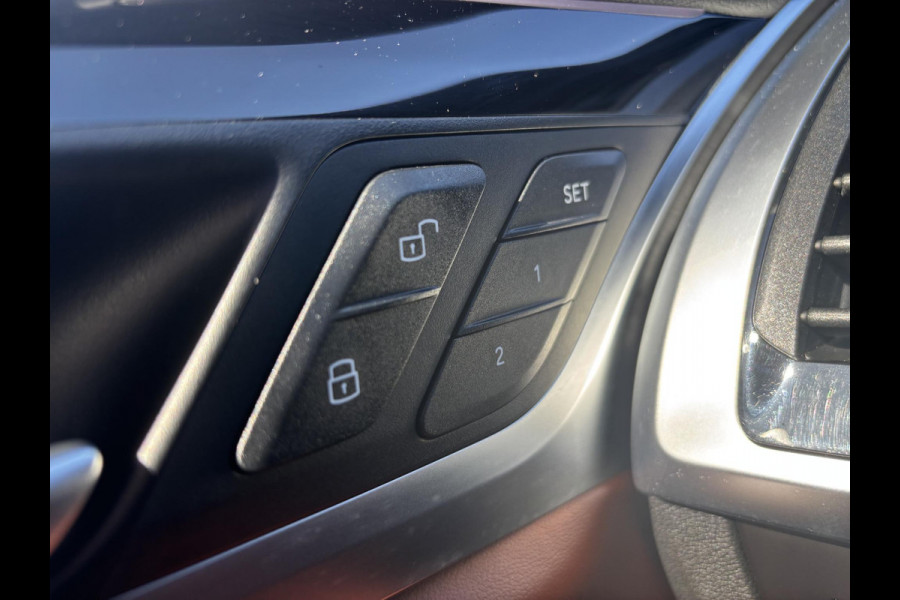 BMW X3 xDrive30e M Sport Plug-in Hybrid 292pk | VOL! | Panormamadak | Adaptive cruise | Trekhaak | M-pakket | Sportstoelen | 21 inch | Head-up Display | Memory seats | Harman Kardon | 360 graden camera | Keyless | Stoelverwarming | Adaptief deming systeem | Draadloos opladen