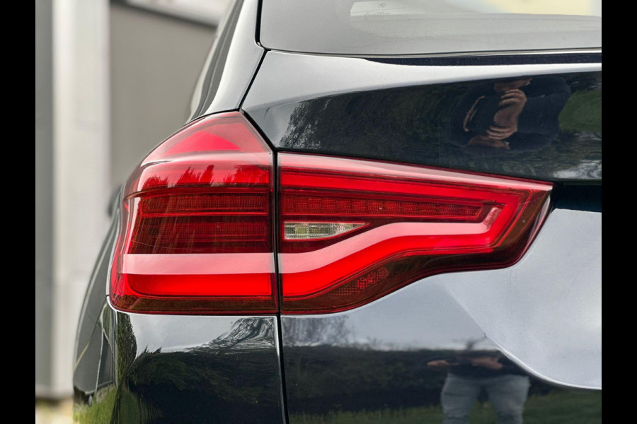 BMW X3 xDrive30e M Sport Plug-in Hybrid 292pk | VOL! | Panormamadak | Adaptive cruise | Trekhaak | M-pakket | Sportstoelen | 21 inch | Head-up Display | Memory seats | Harman Kardon | 360 graden camera | Keyless | Stoelverwarming | Adaptief deming systeem | Draadloos opladen