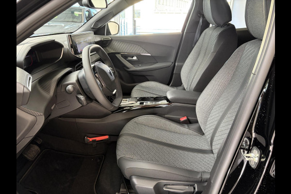 Peugeot 2008 1.2 Hybrid 145 GT | Navigatie | Parkeer Camera | Tot 8 jaar garantie