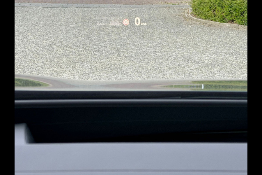 Volkswagen ID.4 Tech Max 77 kWh, VOL OPTIES, panoramadak, electr trekhaak, headup display, matrix led, NL auto met nap