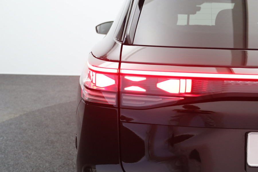 Volkswagen Tayron 1.5 eHybrid 272 PK R-Line Edition PHEV, Trekhaak, Panoramadak, Leder, Harman/Kardon