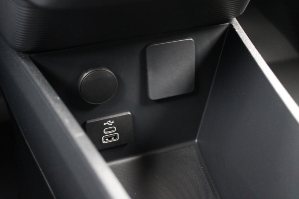 Ford E-Transit Courier Trend 44 kWh 136pk - Stoel/Stuurverwarming - Camera - Cruise - Carplay/Android - Rijklaar