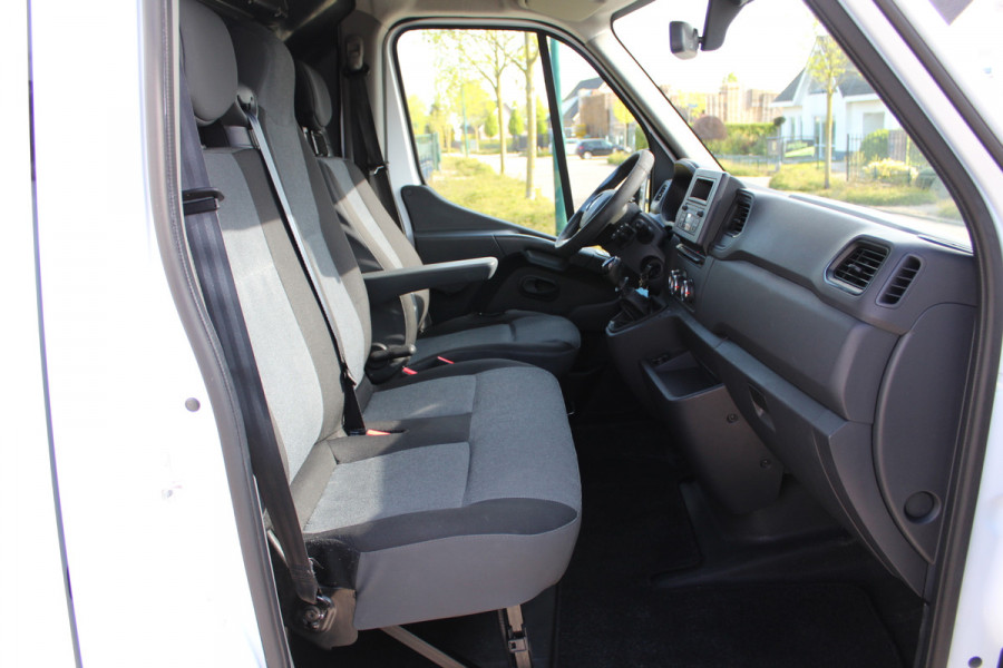 Renault Master T35 2.3 dCi 135PK Euro6 L2H2 ✓ 3-zits ✓ stroomomvormer ✓ trekhaak