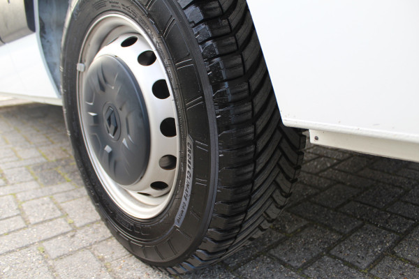 Renault Master T35 2.3 dCi 135PK Euro6 L2H2 ✓ 3-zits ✓ stroomomvormer ✓ trekhaak