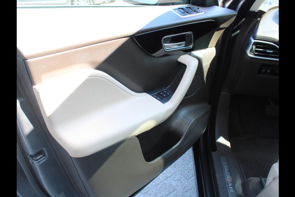Jaguar F-Pace 2.0 Portfolio AWD 25t | PANORAMADAK | LEDEREN BEKLEDING |
