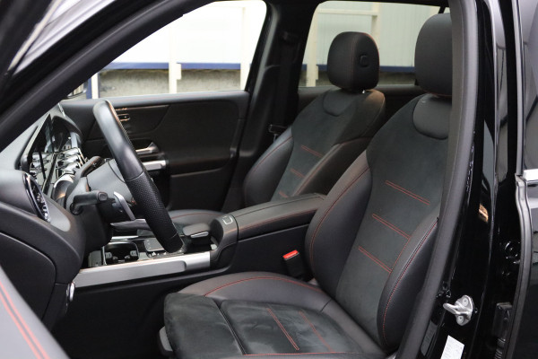 Mercedes-Benz Glb 200 Automaat AMG Line, Panoramadak, Trekhaak, Stoelverwarming