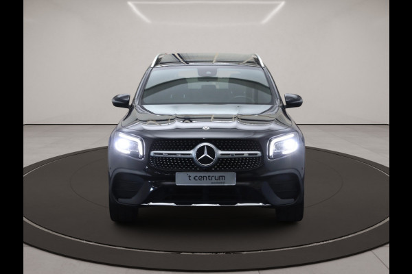 Mercedes-Benz Glb 200 Automaat AMG Line, Panoramadak, Trekhaak, Stoelverwarming