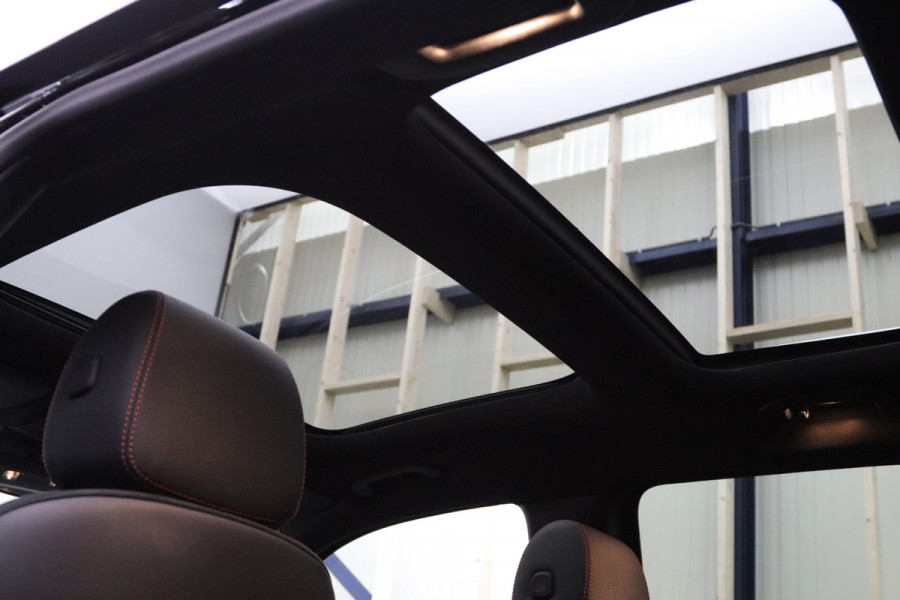 Mercedes-Benz Glb 200 Automaat AMG Line, Panoramadak, Trekhaak, Stoelverwarming