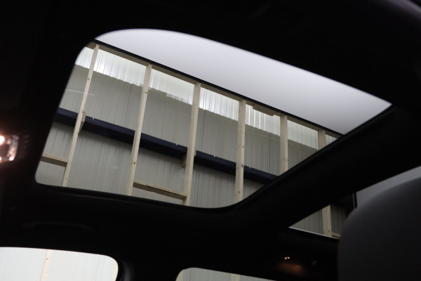 Mercedes-Benz Glb 200 Automaat AMG Line, Panoramadak, Trekhaak, Stoelverwarming