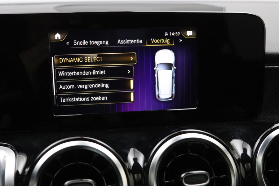Mercedes-Benz Glb 200 Automaat AMG Line, Panoramadak, Trekhaak, Stoelverwarming