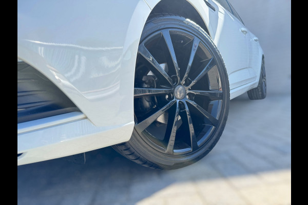 Renault Mégane 1.2 TCe Zen PDC / CRUISE / NAVI / STOELVERWARMING / ZWARTE LMV / ECC