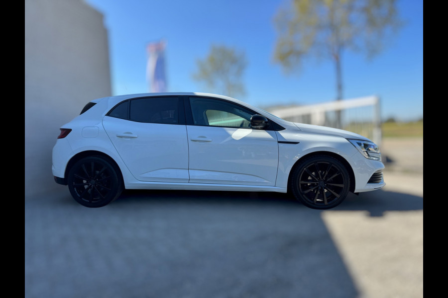 Renault Mégane 1.2 TCe Zen PDC / CRUISE / NAVI / STOELVERWARMING / ZWARTE LMV / ECC