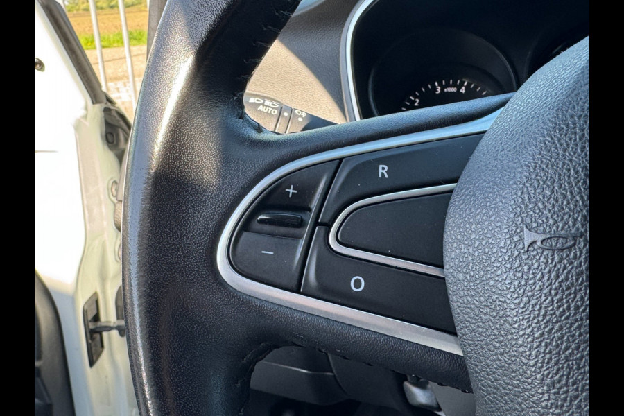 Renault Mégane 1.2 TCe Zen PDC / CRUISE / NAVI / STOELVERWARMING / ZWARTE LMV / ECC