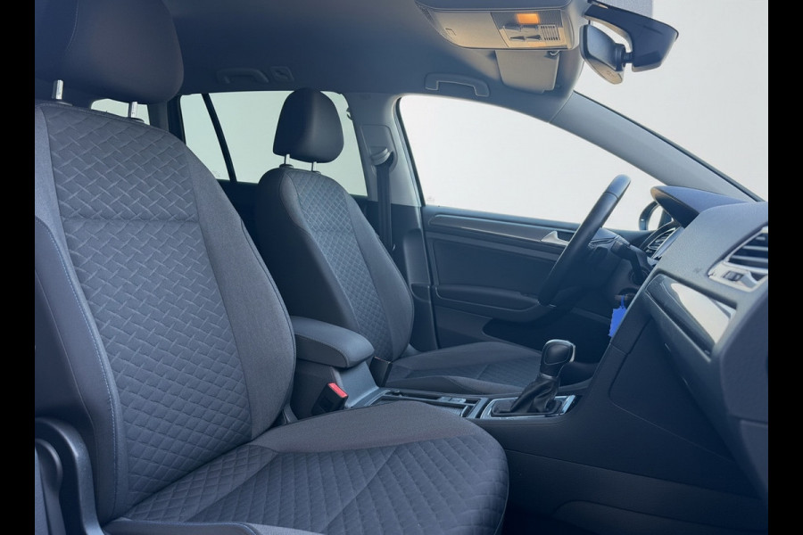 Volkswagen Golf 1.5 TSI AUTOMAAT Comfortline Business, achteruitrijcamera, climaat controle,navigatie, cruise controle