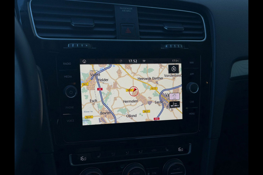 Volkswagen Golf 1.5 TSI AUTOMAAT Comfortline Business, achteruitrijcamera, climaat controle,navigatie, cruise controle