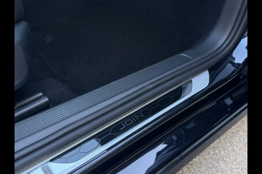 Volkswagen Golf 1.5 TSI AUTOMAAT Comfortline Business, achteruitrijcamera, climaat controle,navigatie, cruise controle