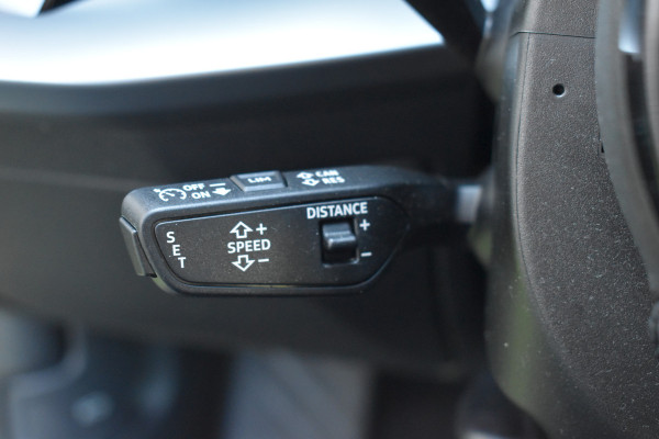 Audi A3 Limousine 30 TFSI edition one Apple Carplay Automaat