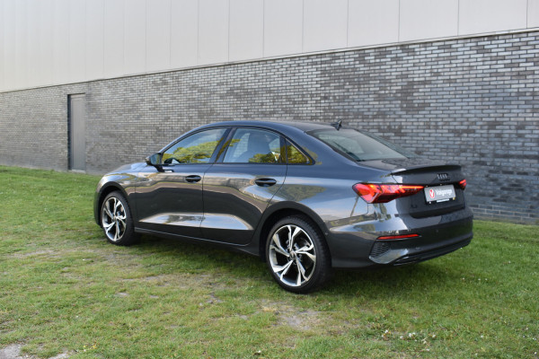 Audi A3 Limousine 30 TFSI edition one Apple Carplay Automaat