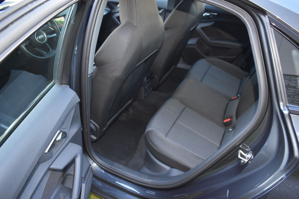 Audi A3 Limousine 30 TFSI edition one Apple Carplay Automaat