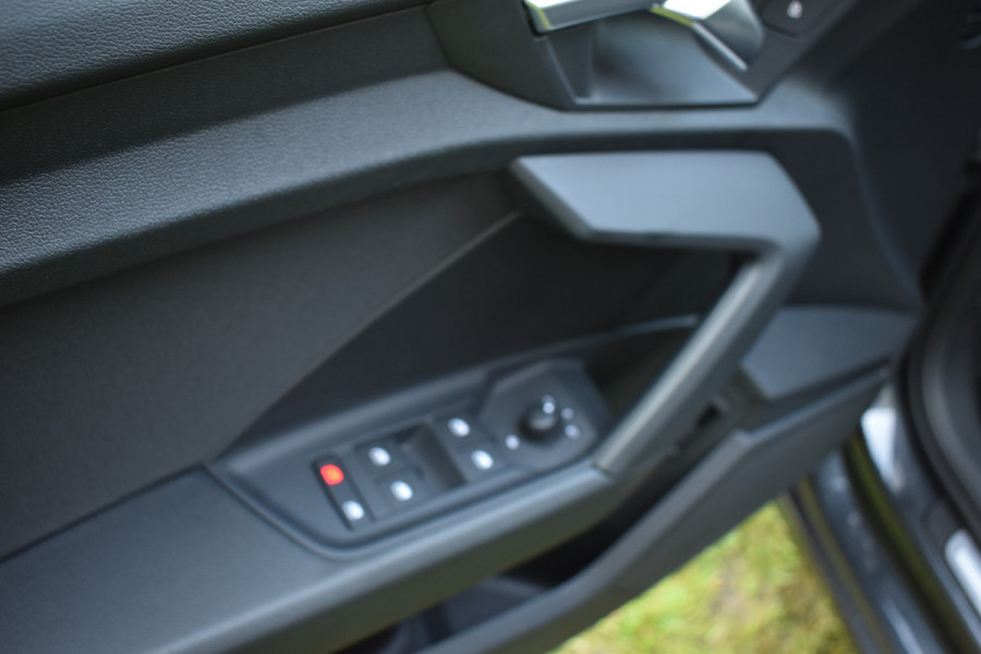 Audi A3 Limousine 30 TFSI edition one Apple Carplay Automaat