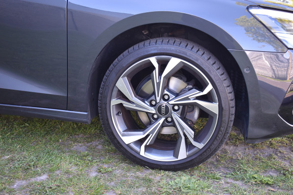 Audi A3 Limousine 30 TFSI edition one Apple Carplay Automaat