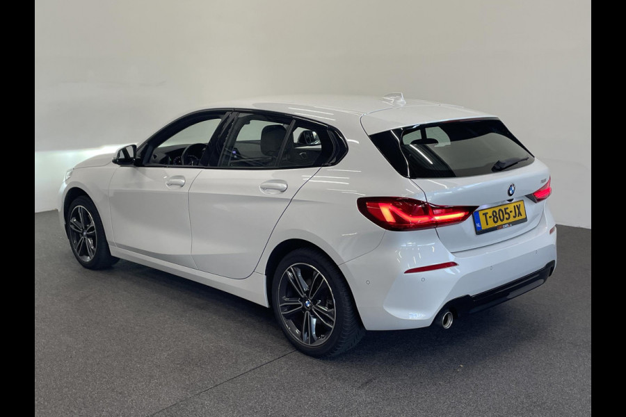 BMW 1-serie 118i Sportline Business Edition Automaat Navigatie Apple Carplay/Android Auto Camera Parkeersensoren Cruise Control Virtual Cockpit Sfeerverlichting Ledverlichting Climate Control Lichtmetalen velgen