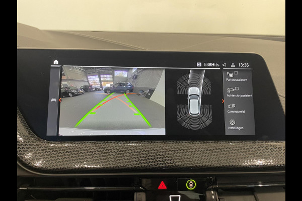 BMW 1-serie 118i Sportline Business Edition Automaat Navigatie Apple Carplay/Android Auto Camera Parkeersensoren Cruise Control Virtual Cockpit Sfeerverlichting Ledverlichting Climate Control Lichtmetalen velgen