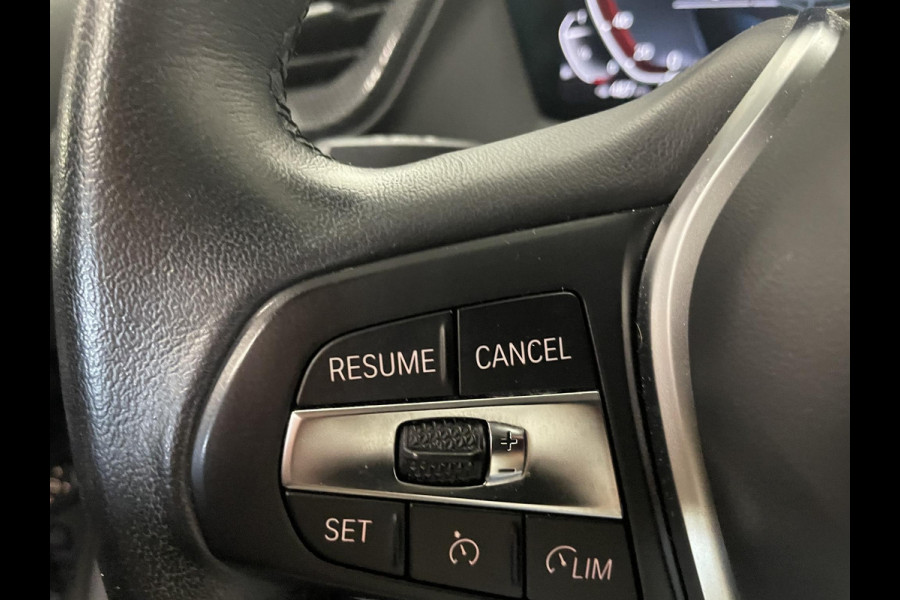 BMW 1-serie 118i Sportline Business Edition Automaat Navigatie Apple Carplay/Android Auto Camera Parkeersensoren Cruise Control Virtual Cockpit Sfeerverlichting Ledverlichting Climate Control Lichtmetalen velgen