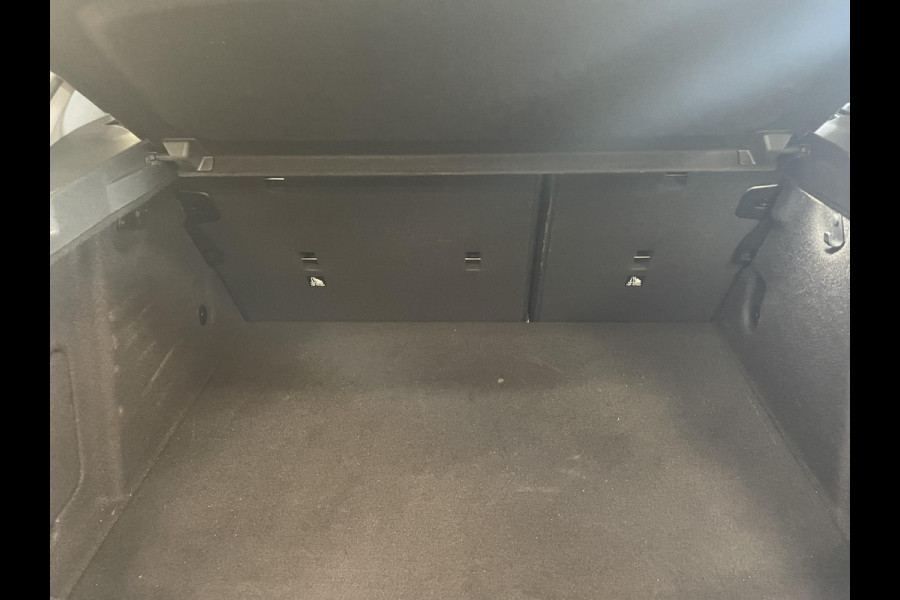 BMW 1-serie 118i Sportline Business Edition Automaat Navigatie Apple Carplay/Android Auto Camera Parkeersensoren Cruise Control Virtual Cockpit Sfeerverlichting Ledverlichting Climate Control Lichtmetalen velgen