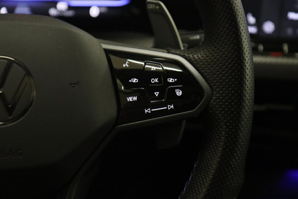 Volkswagen Golf 2.0 TSI R 4Motion PERFORMANCE /AKRA/PANO/HUD/IQ-LIGHT/H-K/BOMVOL